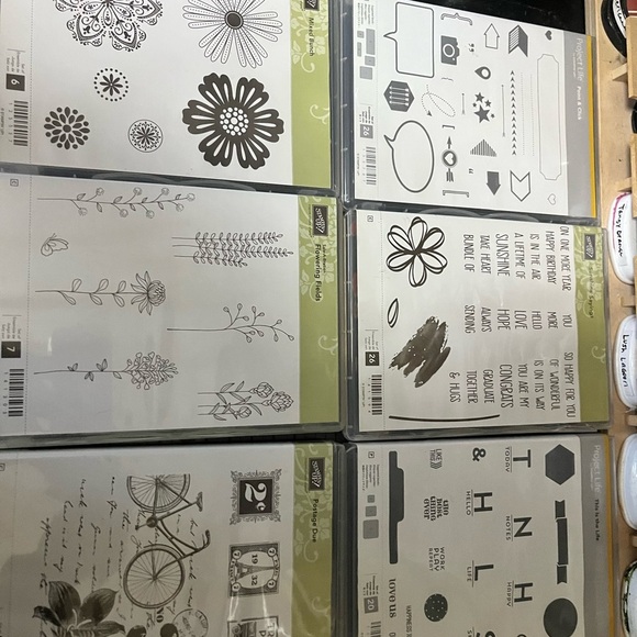 Stampin' Up! Decorative Stamp Set - Black and White retired 
You choose stamp - Picture 4 of 15